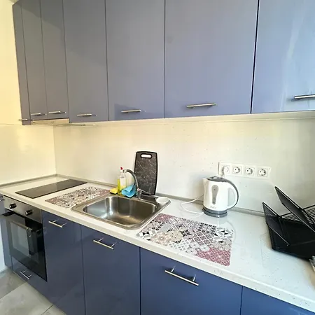 Lions Bridge C-e-n-t-r-a-l סופיה